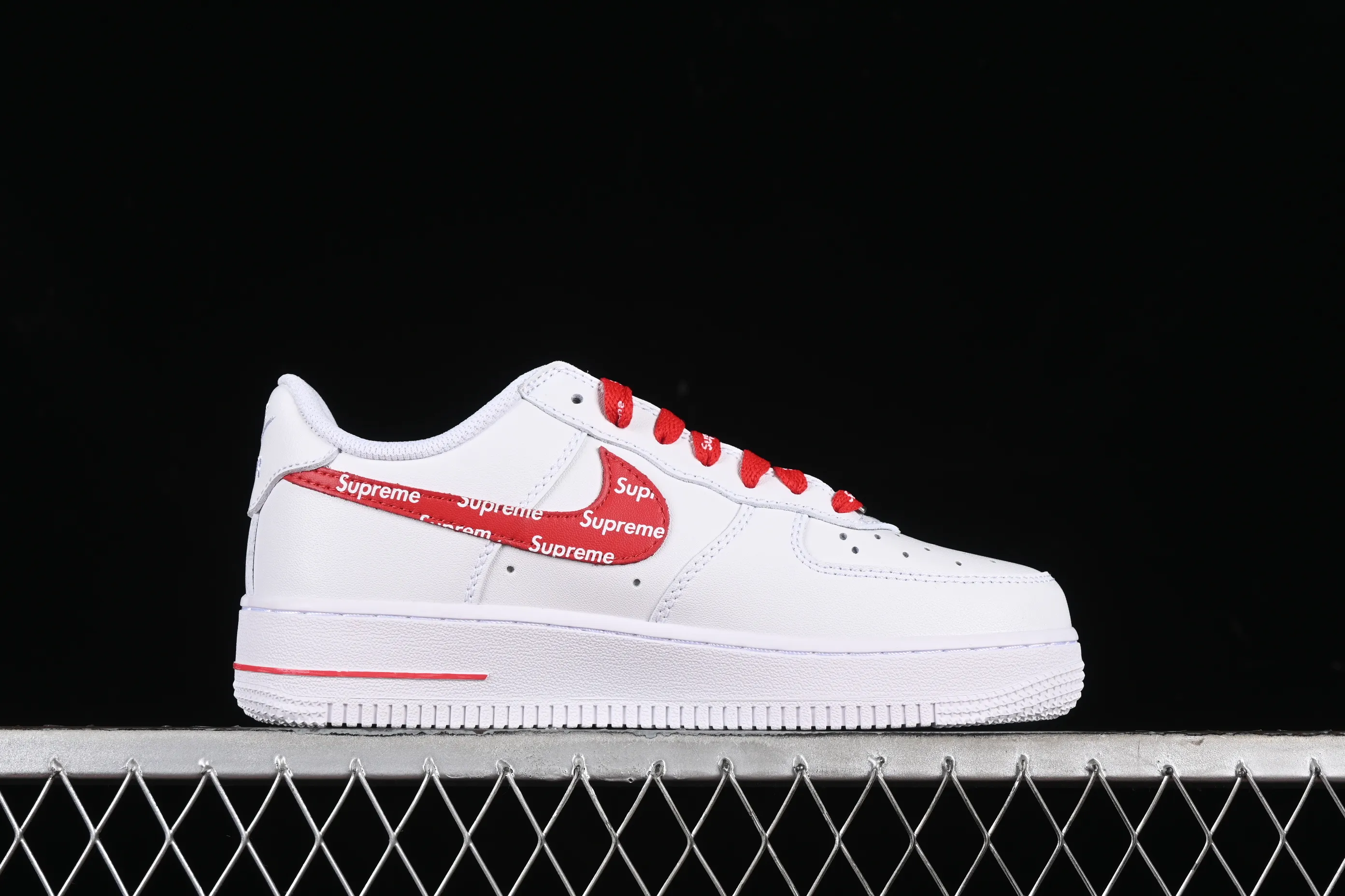 All categories Nk Air Force 1 Air Force series Nk Air Force 1 Low Air Force low-top Supreme x Nk Air Force 1'07 Low Air Force 1 low-top casual sneakers CU9225-010